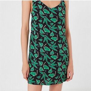 Urban Outfitters Crepe Printed Mini Dress NWT size‎ medium